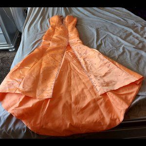 MORI LEE FORMAL DRESS , SIZE -0-1 .ORANGE THICK SATIN FABRIC, VERY GLAM -WEDDINQ